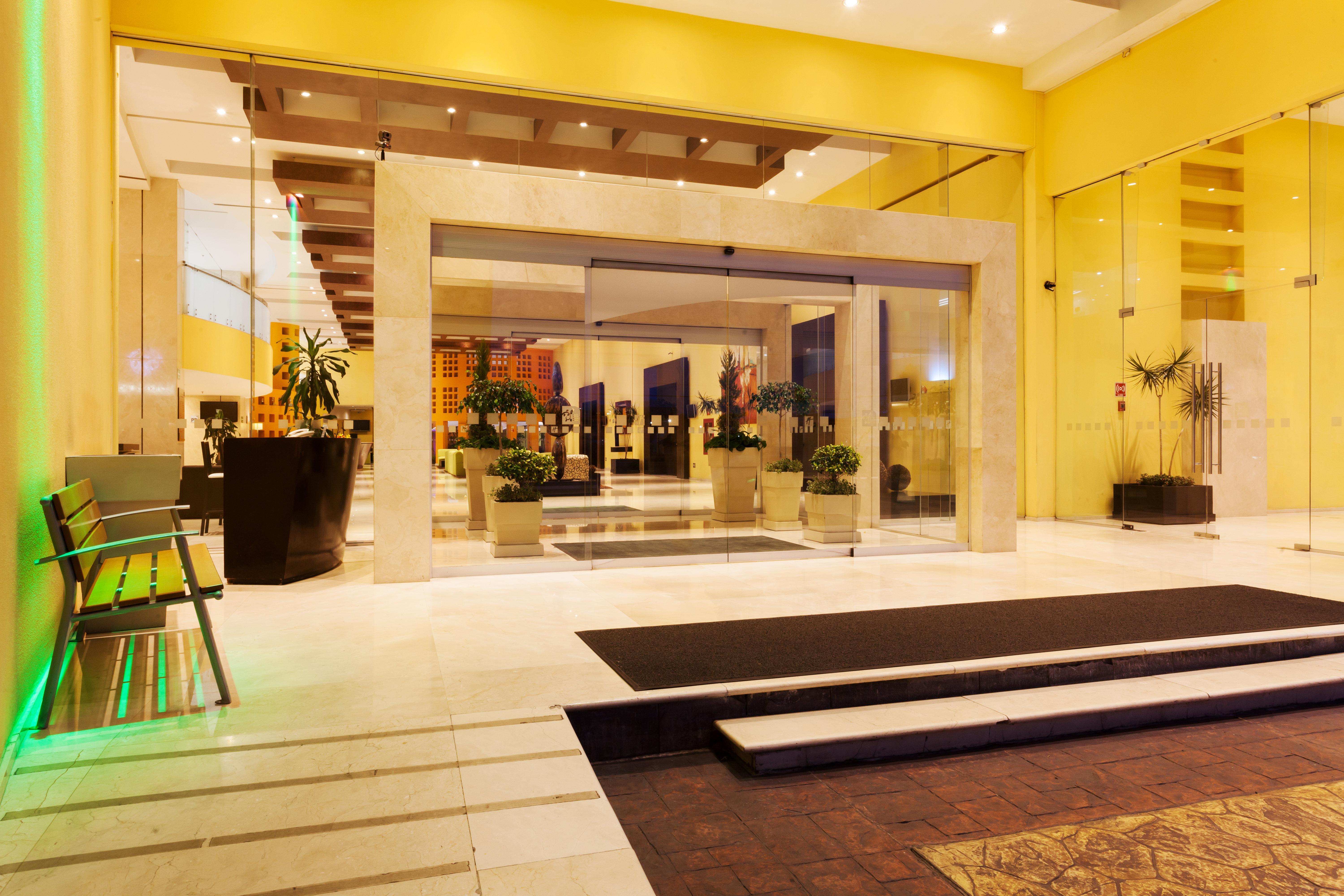 Holiday Inn Puebla Finsa By Ihg Exterior photo